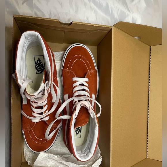 Vans SK8-HI SHOE
COLOR: Burnt Ochre
SIZE: 11.0 Men = 12.5 Women - Picture 7 of 16